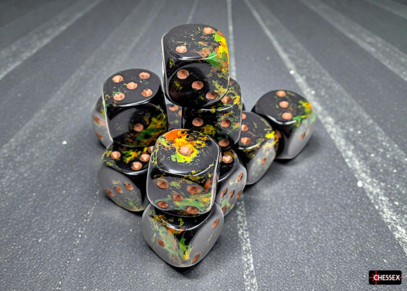 Chessex: Deep Forest/Gold 16mm d6 Dice Block (12 Dice)