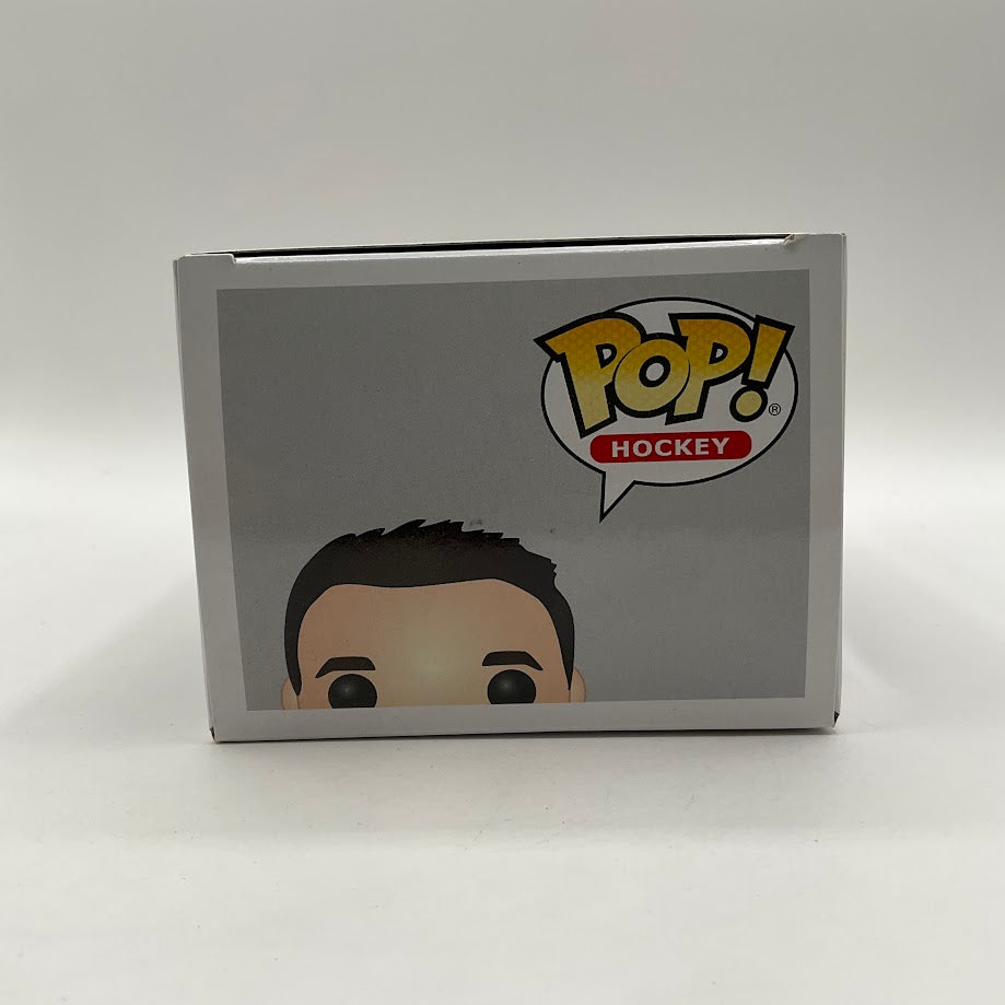 Jonathan Toews Funko Pop! Chicago Blackhawks #09 - Collector Store LLC