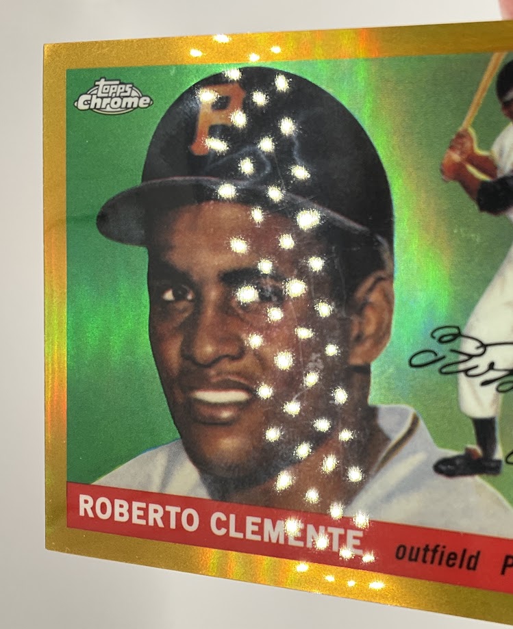Roberto Clemente 2019 Topps Chrome Greatest Cards Reprint Medallion Card 22/50 - Collector Store LLC