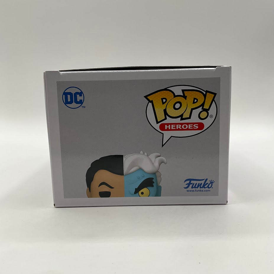 Two-Face Funko Pop! Batman The Animated Series #432 2021 LA Comic Con