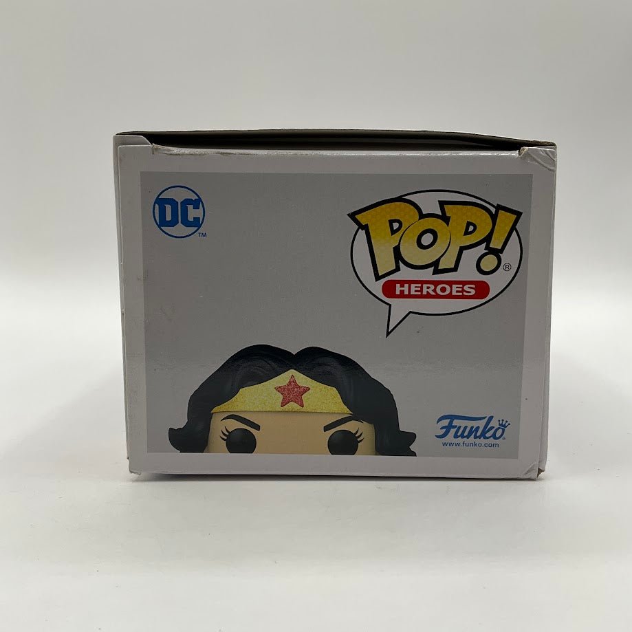 Wonder Woman Classic with Cape Funko Pop! DC #433 Diamond Barnes & Noble - Collector Store LLC