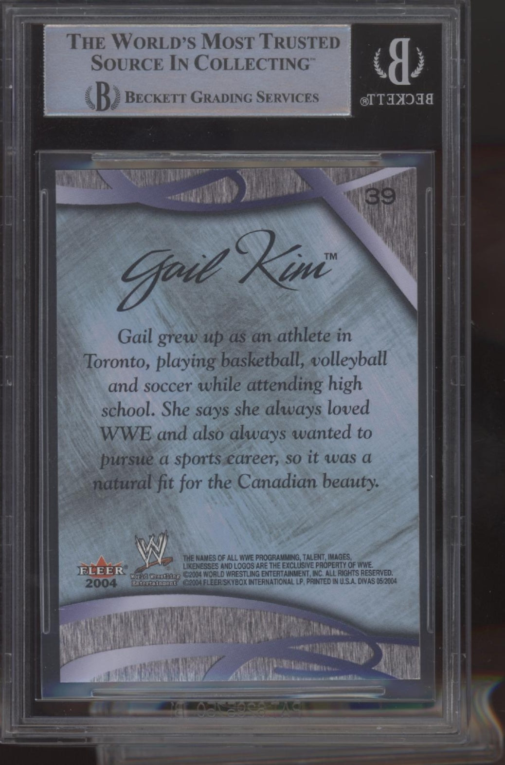 Gail Kim 2004 Fleer Divas #39 with Beckett Authentic Auto