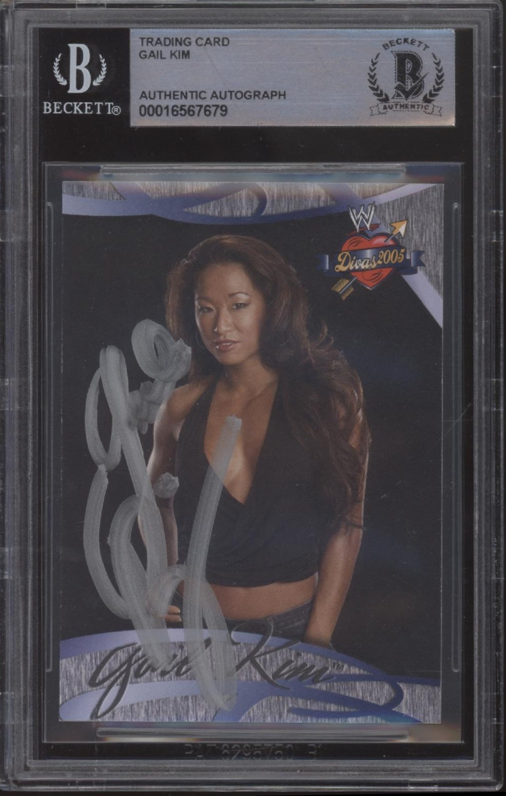 Gail Kim 2004 Fleer Divas #39 with Beckett Authentic Auto