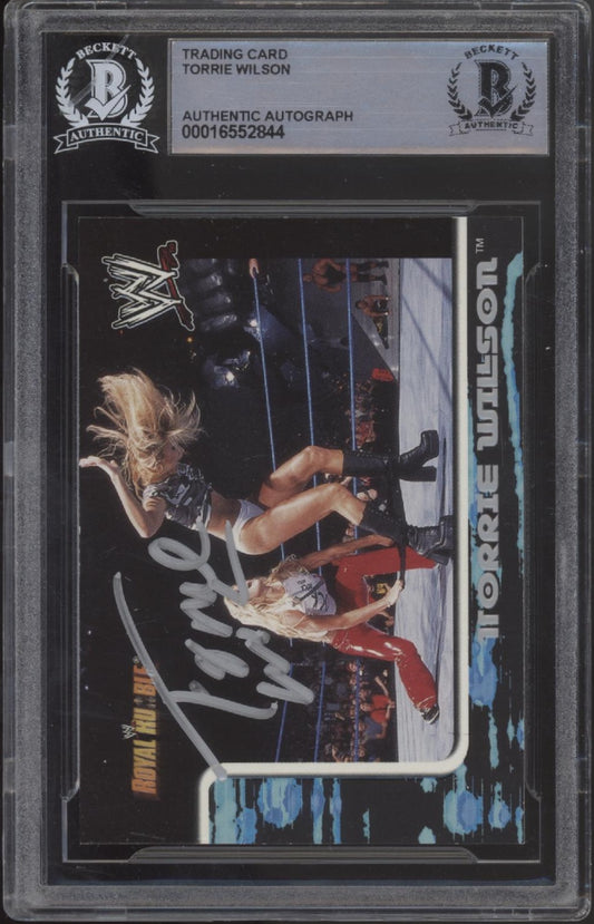 Torrie Wilson 2002 Fleer Royal Rumble #52 with Beckett Authentic Auto