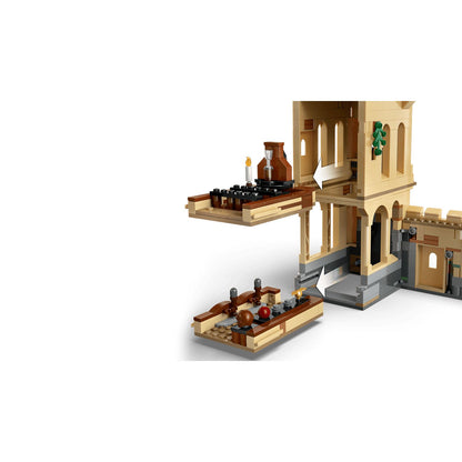 LEGO Hogwarts Castle: Flying Lessons 76447