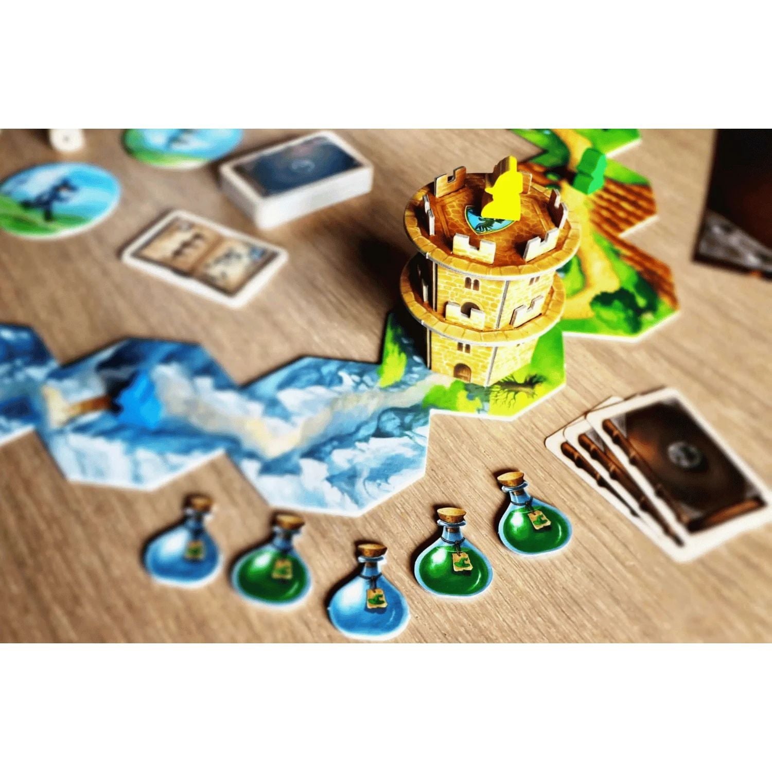 Wandering Towers、Capstone Games、kayou