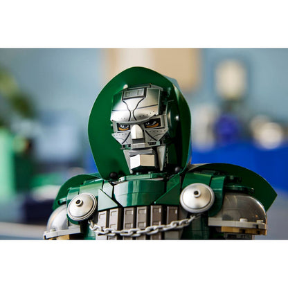 LEGO Doctor Doom Bust 76345