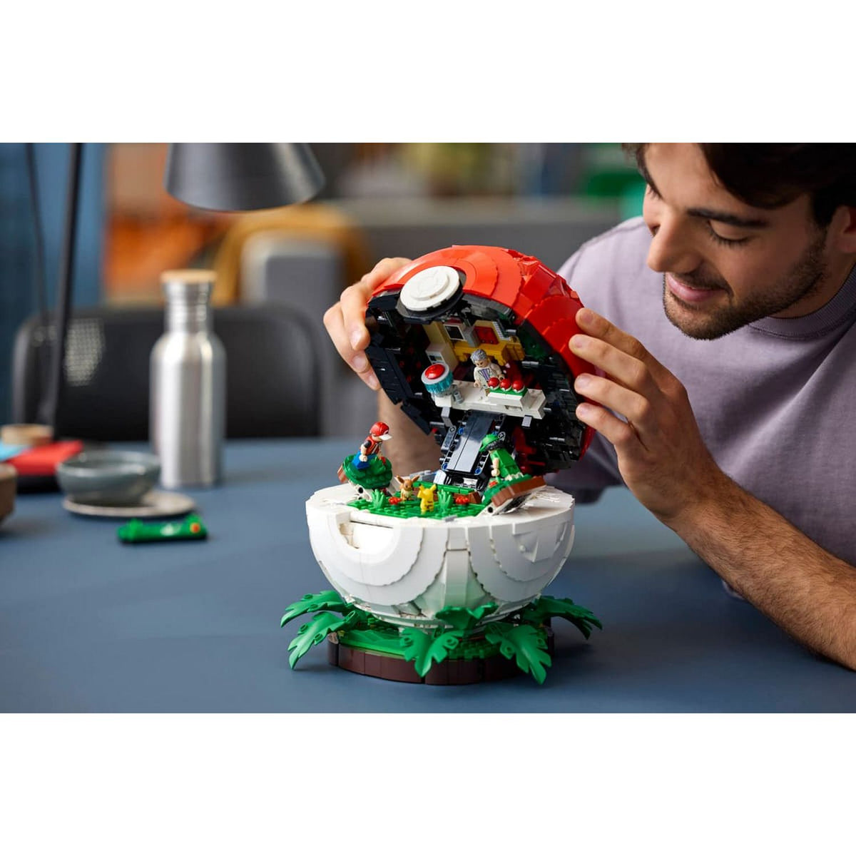 LEGO Iconic Trainer Moments Poké Ball 72154
