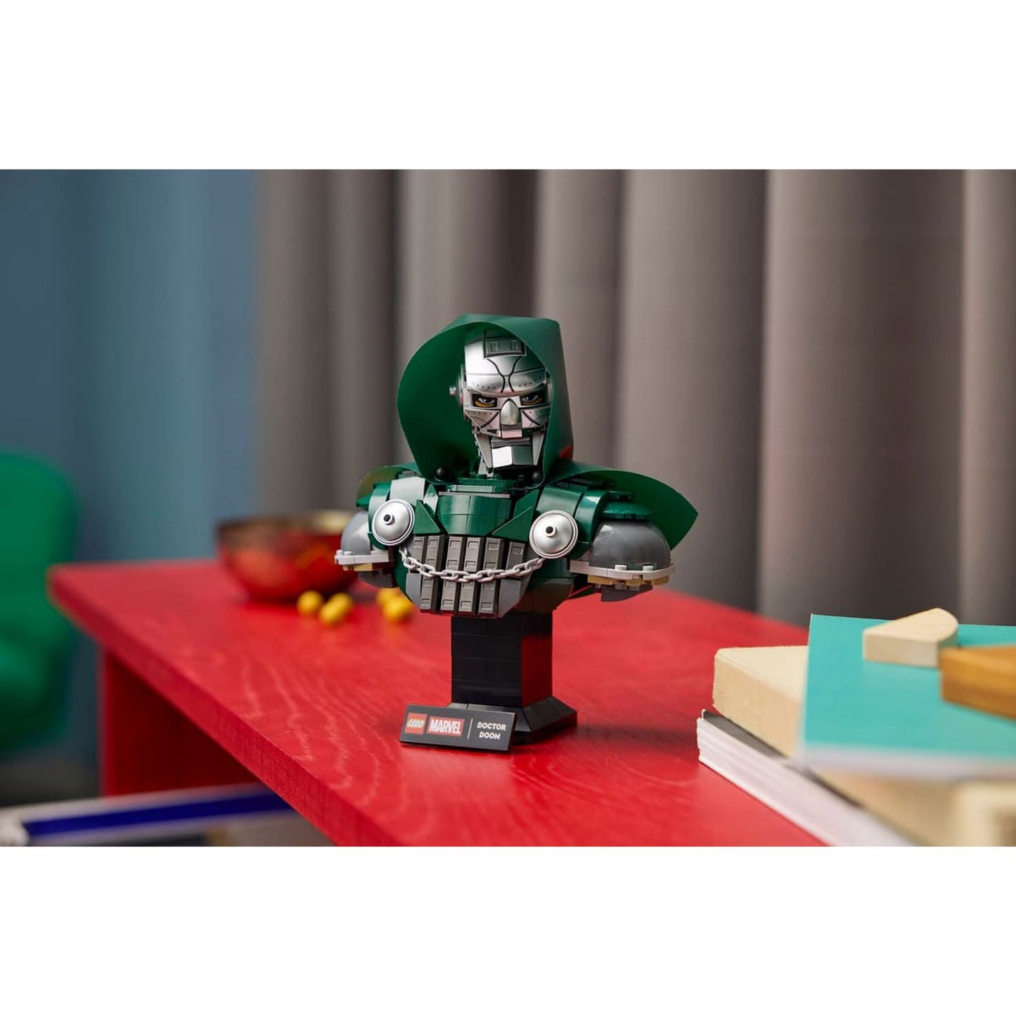 LEGO Doctor Doom Bust 76345