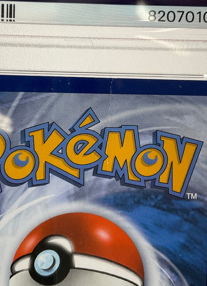 Dragonite V Pokemon Pokemon GO #049 PSA 3