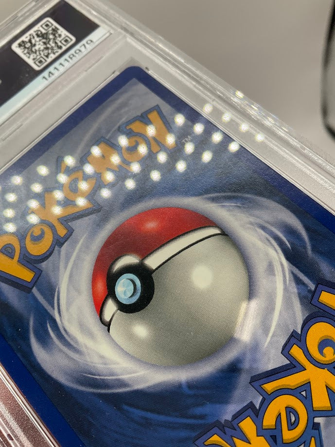 Zapdos Pokemon Base Set Holo #16 PSA 8
