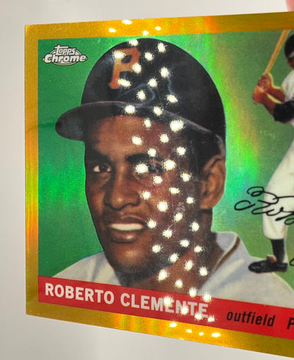 Roberto Clemente 2019 Topps Chrome Greatest Cards Reprint Medallion Card 22/50 - Collector Store LLC