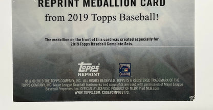 Roberto Clemente 2019 Topps Chrome Greatest Cards Reprint Medallion Card 22/50 - Collector Store LLC