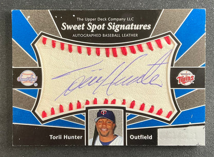 Torii Hunter 2004 Upper Deck Sweet Spot Signatures Ball Relic Auto #SS-HU