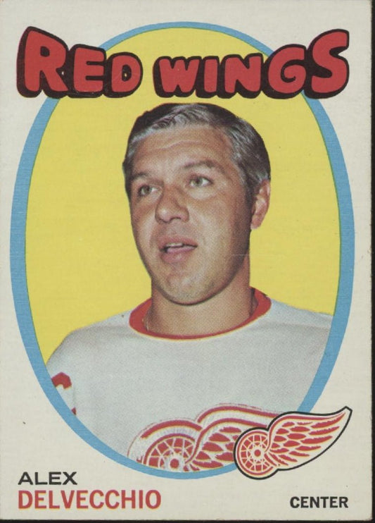 Alex Delvecchio 1971 - 72 Topps #37 Detroit Red Wings EX - NM - Collector Store LLC